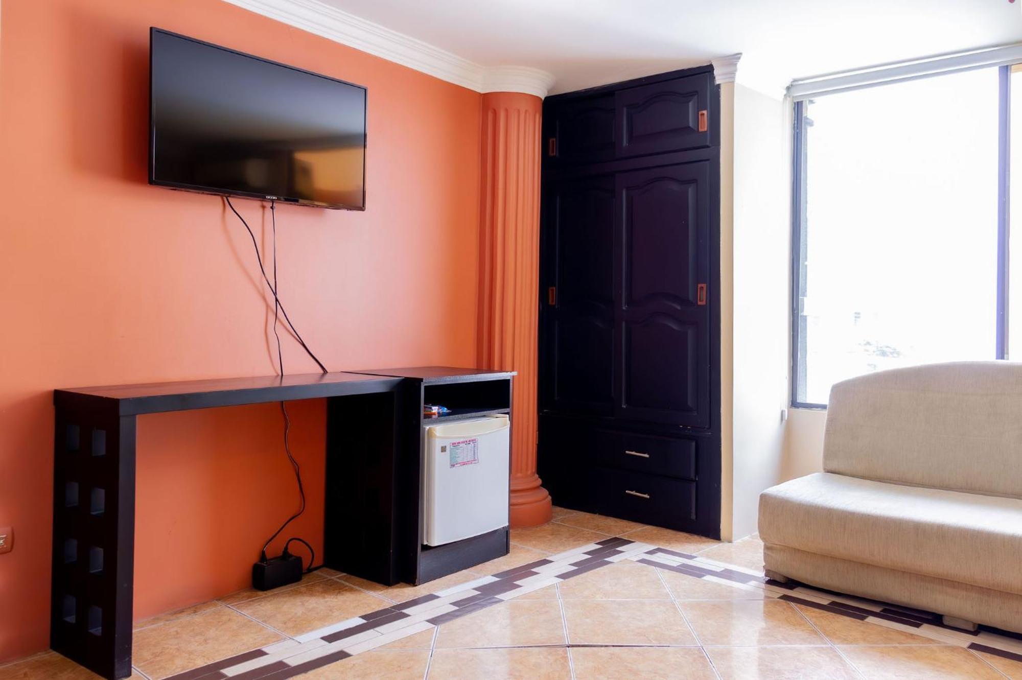 Hostal Antares Манта Экстерьер фото