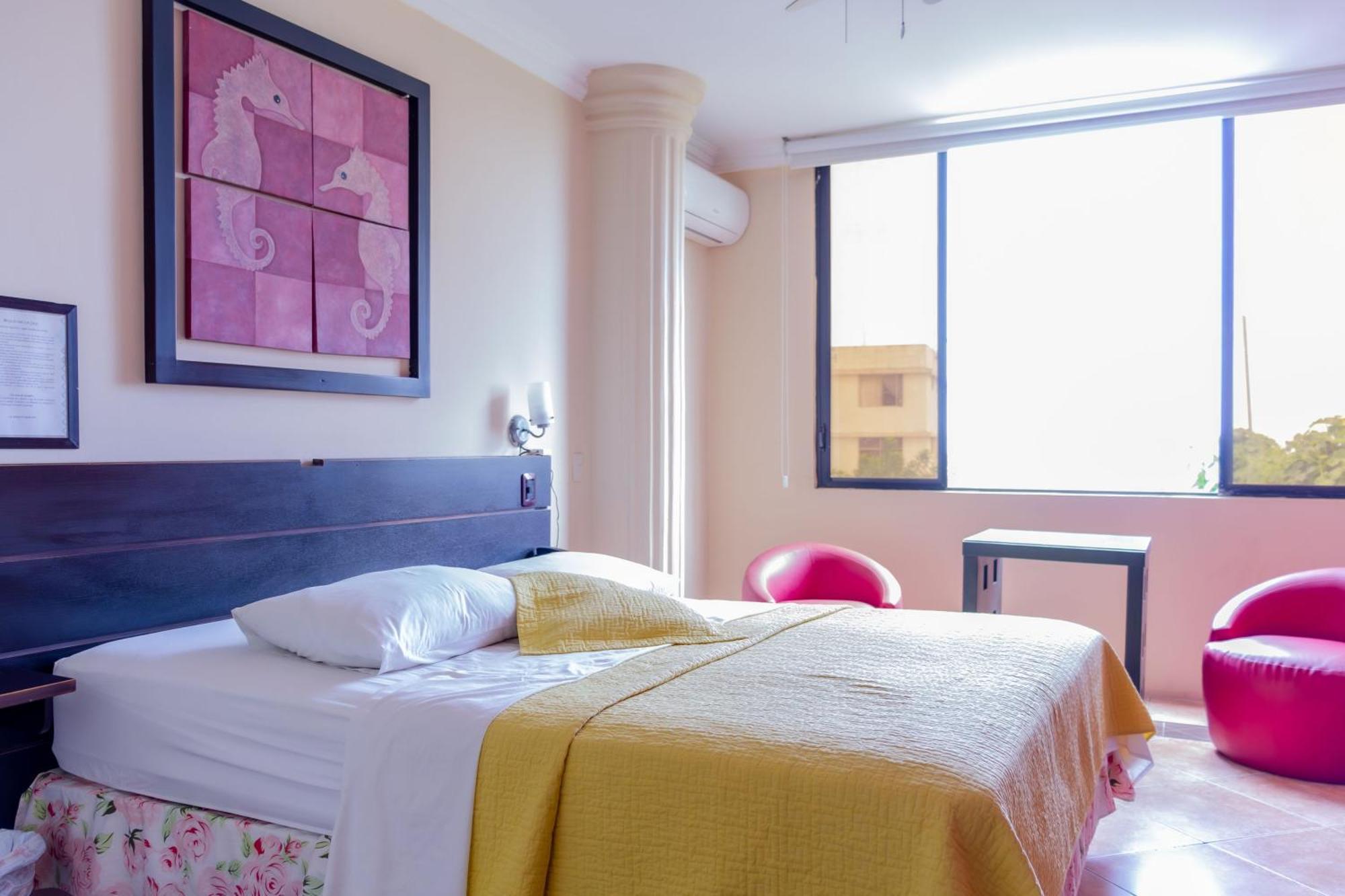 Hostal Antares Манта Экстерьер фото