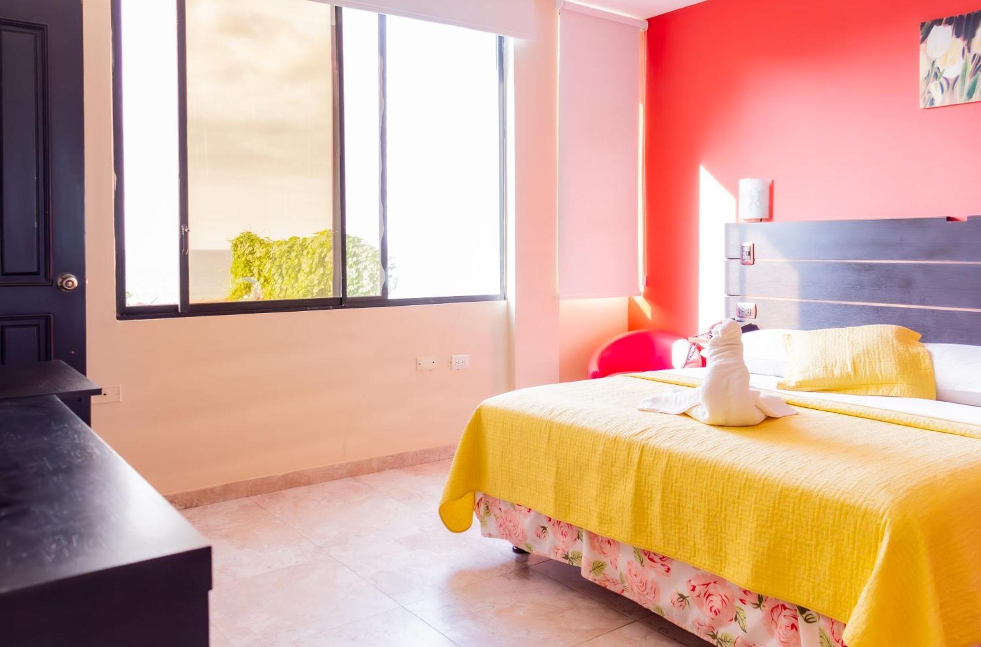 Hostal Antares Манта Экстерьер фото
