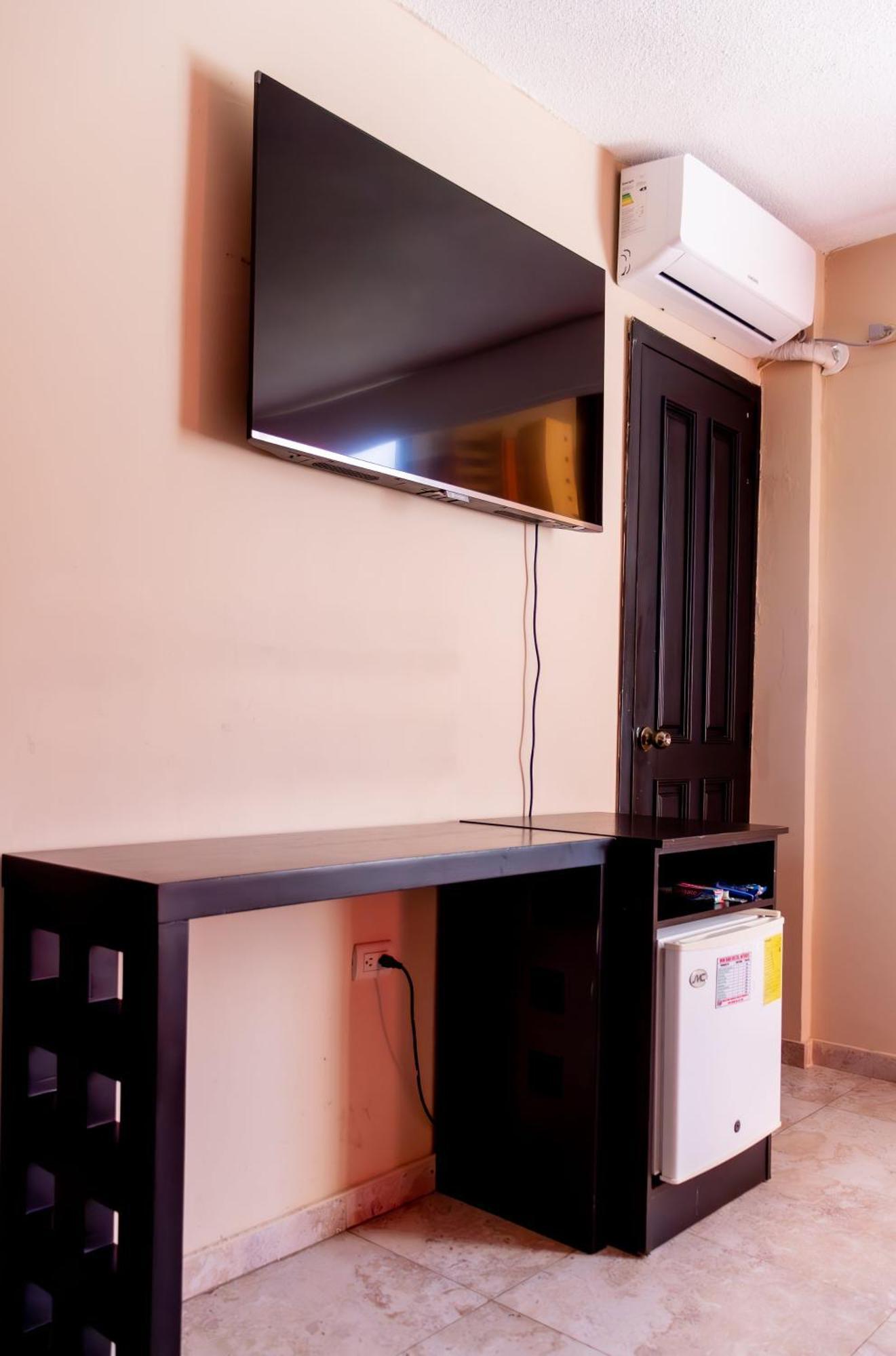 Hostal Antares Манта Экстерьер фото