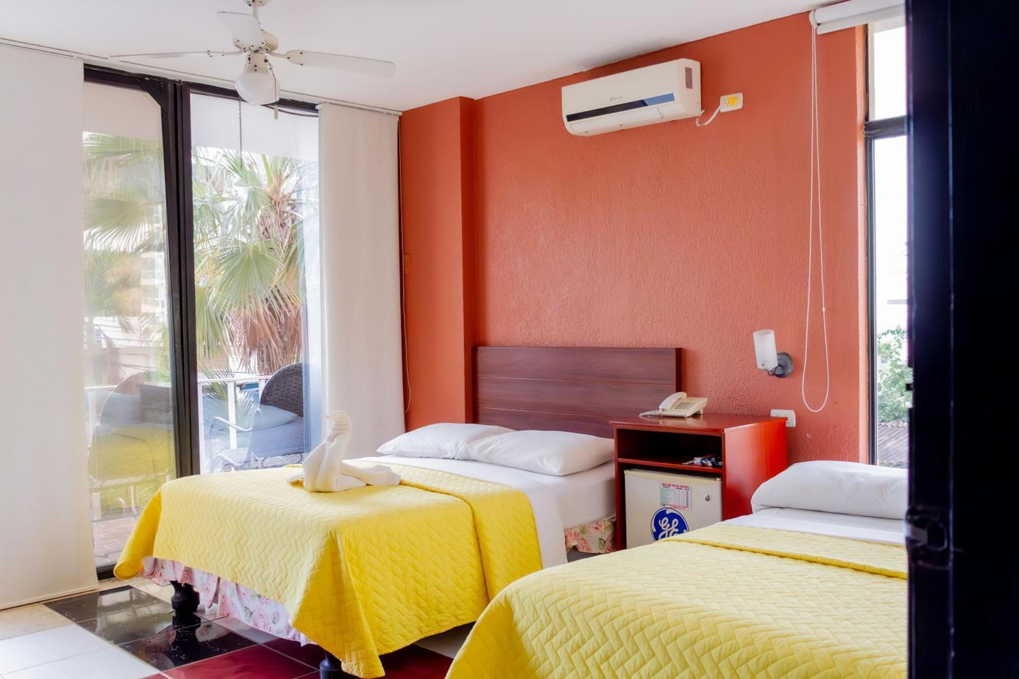 Hostal Antares Манта Экстерьер фото