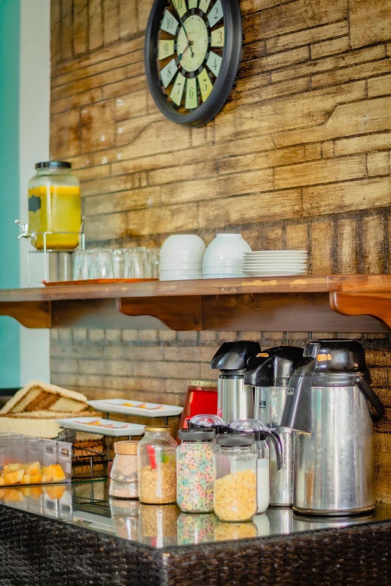 Hostal Antares Манта Экстерьер фото