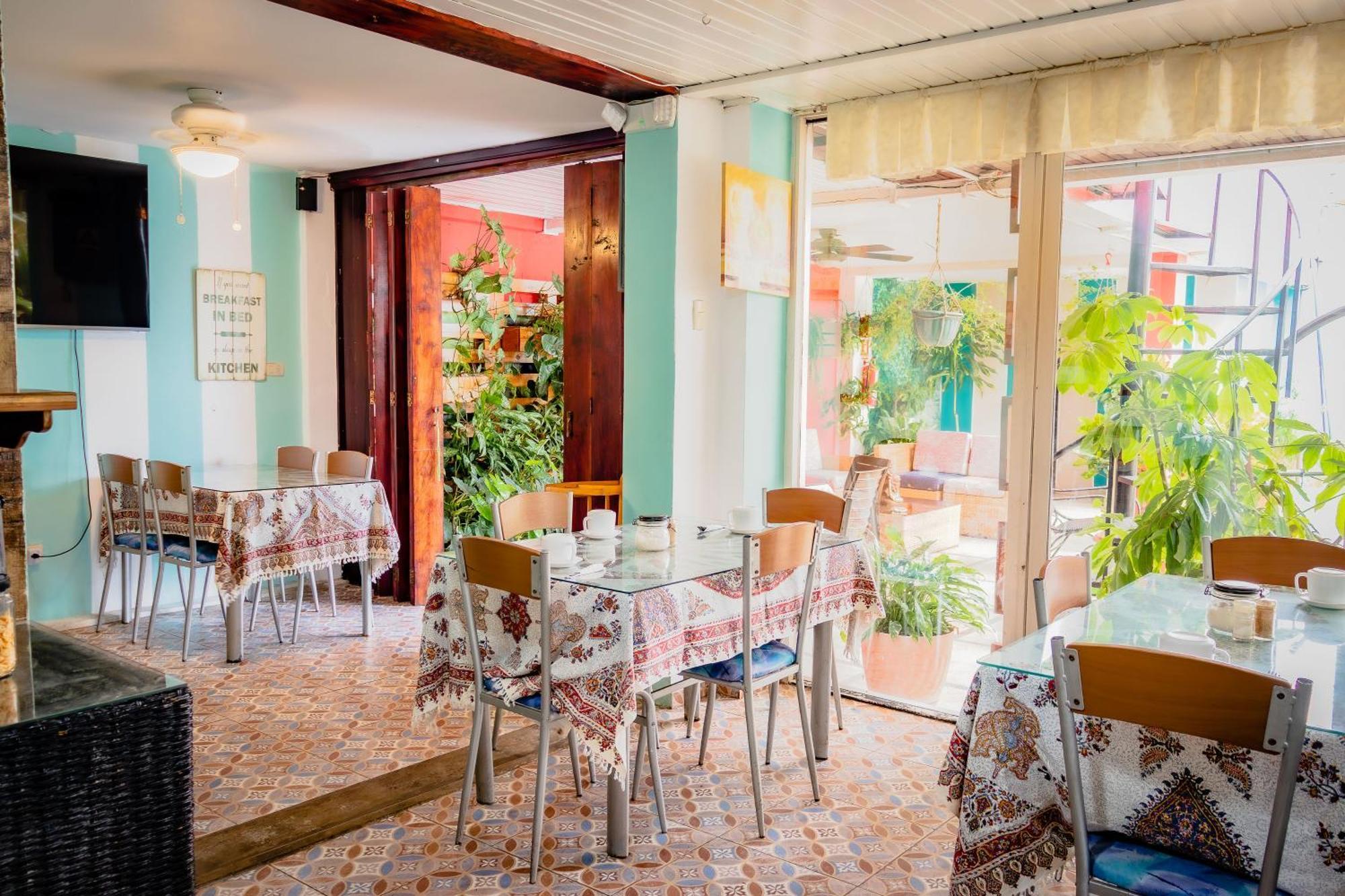 Hostal Antares Манта Экстерьер фото